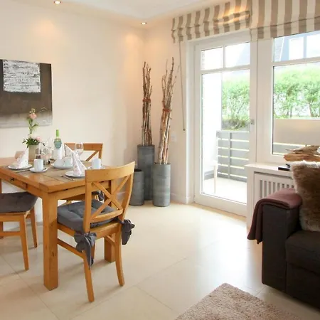 Hues Stroenhafer, App 3 아파트 *