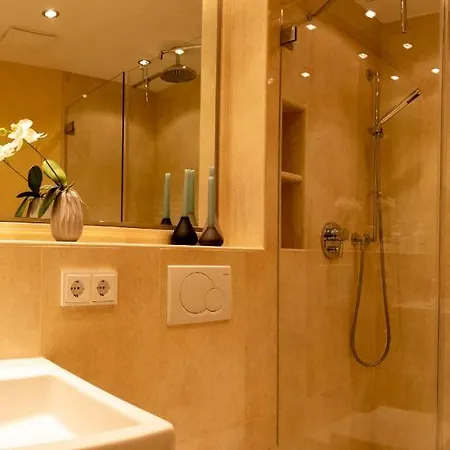 Hues Stroenhafer, App 3 아파트