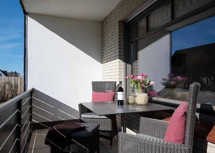 Hues Stroenhafer, App 3 Apartman *